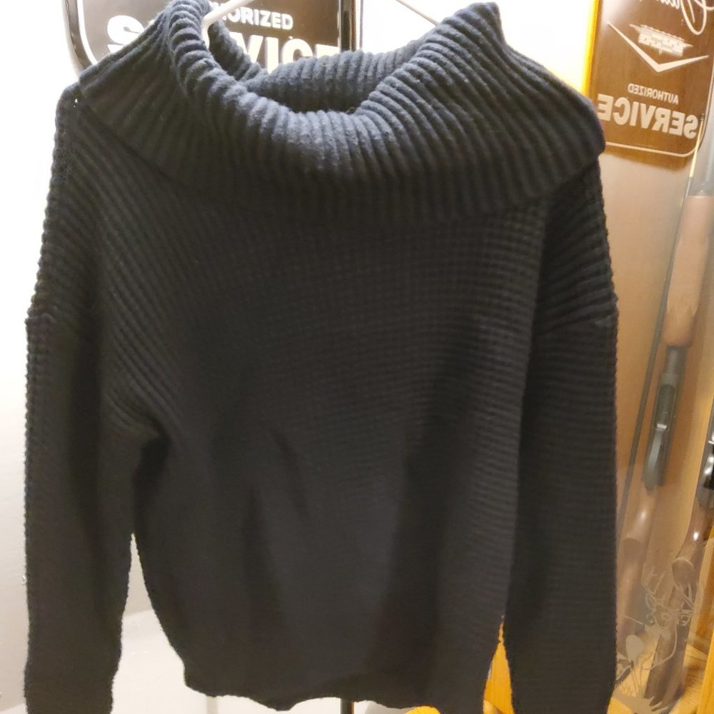 Mod Cloth black off the shoulder sweater size XL